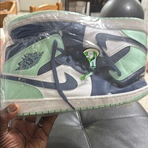 Air Jordan 1 Mid Mystic Navy/White/Mint Foam